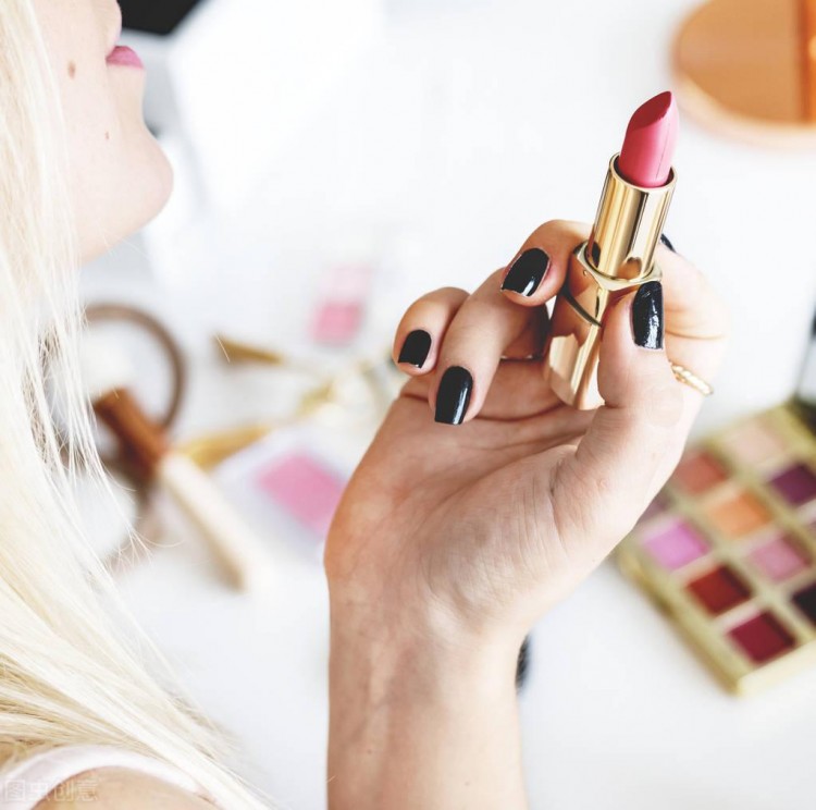 怎样才能让微博博主月入过万